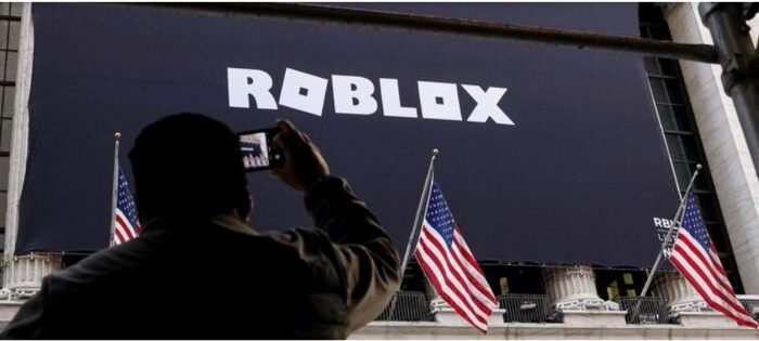Play Roblox on PS